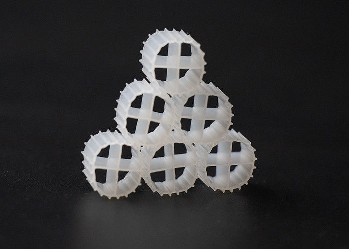 Şok geçirmez K1 Filtre Medyası Koi Havuzu Biyolojik Filtre Düşük Enerji Tüketimi MBBR Yüzen Biyogaz Taşıyıcı