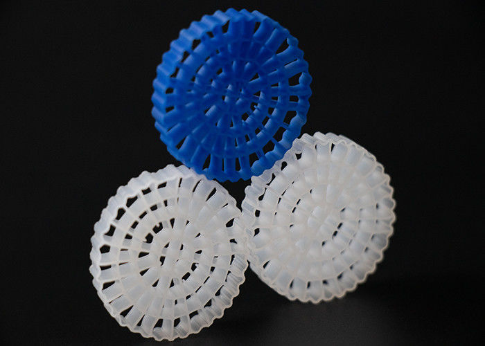 Kanalizasyon Arıtma Plastik Filtre Medyası MBBR HDPE biomover büyük 1200 m2/m3 Yüzey Alanı IFAS ekipmanları