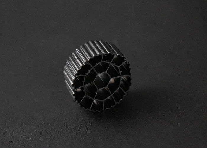 Virgin HDPE Malzemesi MBBR Filtre Medyası Biofiltre 25mm X12mm Boyutu 600 m2/m3 Yüzey Alanı