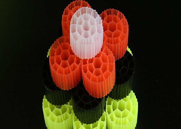 Bio Toplar Plastik Filtre Medyası Renkli Ve Bakire HDPE Malzemesi MBBR