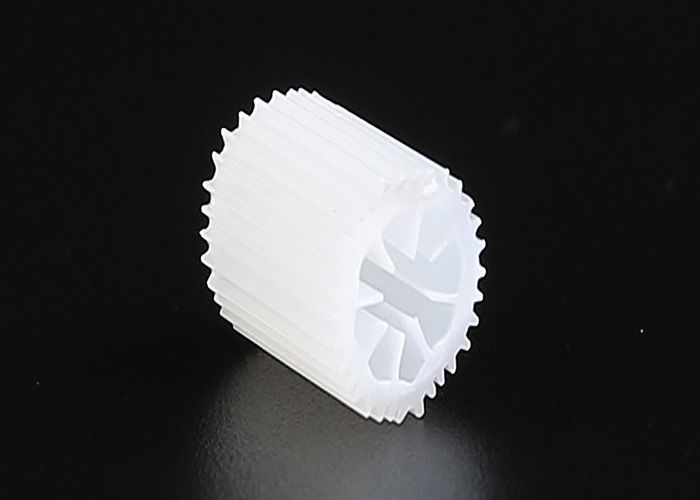 MBBR Biyo Medya Virgin HIPS Malzemesi Boyutu 5 * 10mm Herhangi Bir Renk Biyo Toplar Biyo Hücre Ağır