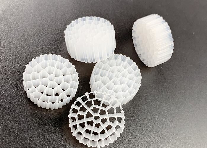 IFAS FDA Güvenli HDPE Beyaz Renkli MBBR Biyo hücre Filtre Medyası A/O Teknolojisi
