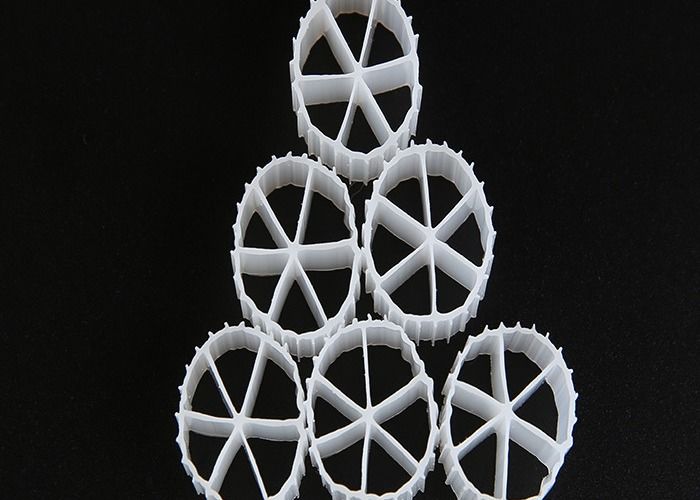 Balık Havuzları MBBR Bio Media K1 Hareketli Yatak Filtresi Bakire HDPE Malzemesi % 85 Gözeneklilik