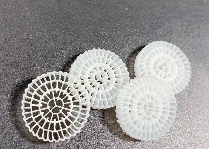 75 Oda Biyo hücre MBBR Filtre Medyası RAS Akvakültürü için Süper Karburizasyon